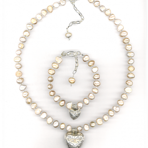 pearl necklace with heart